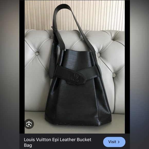 Louis Vuitton Vintage Epi Leather Sac
D'epaule GM Shoulder Bag
SKU 215913 - Picture 14 of 14